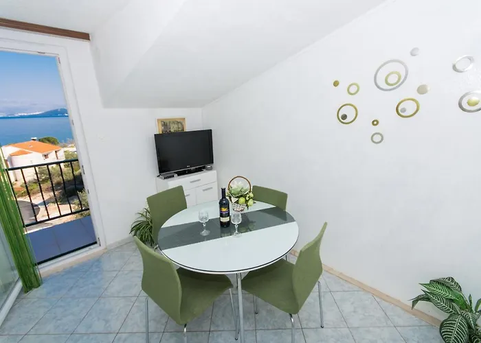 Slatine 1126b Apartment